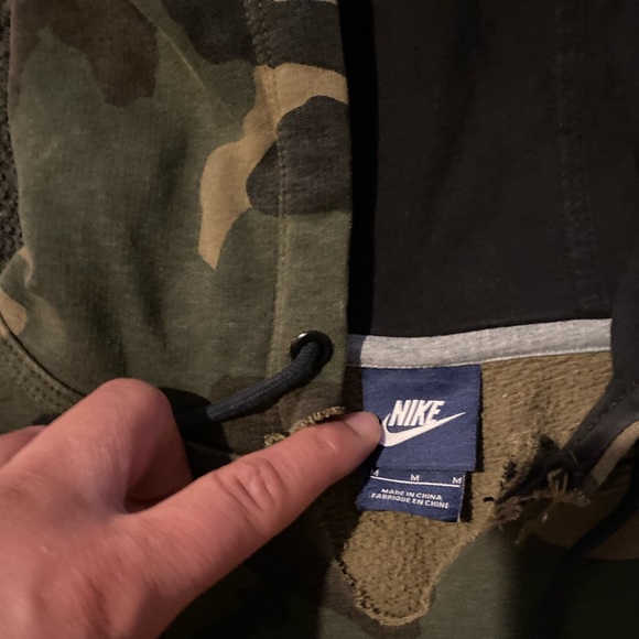 Vintage Nike Camouflage Hoodie - Picture 3 of 3